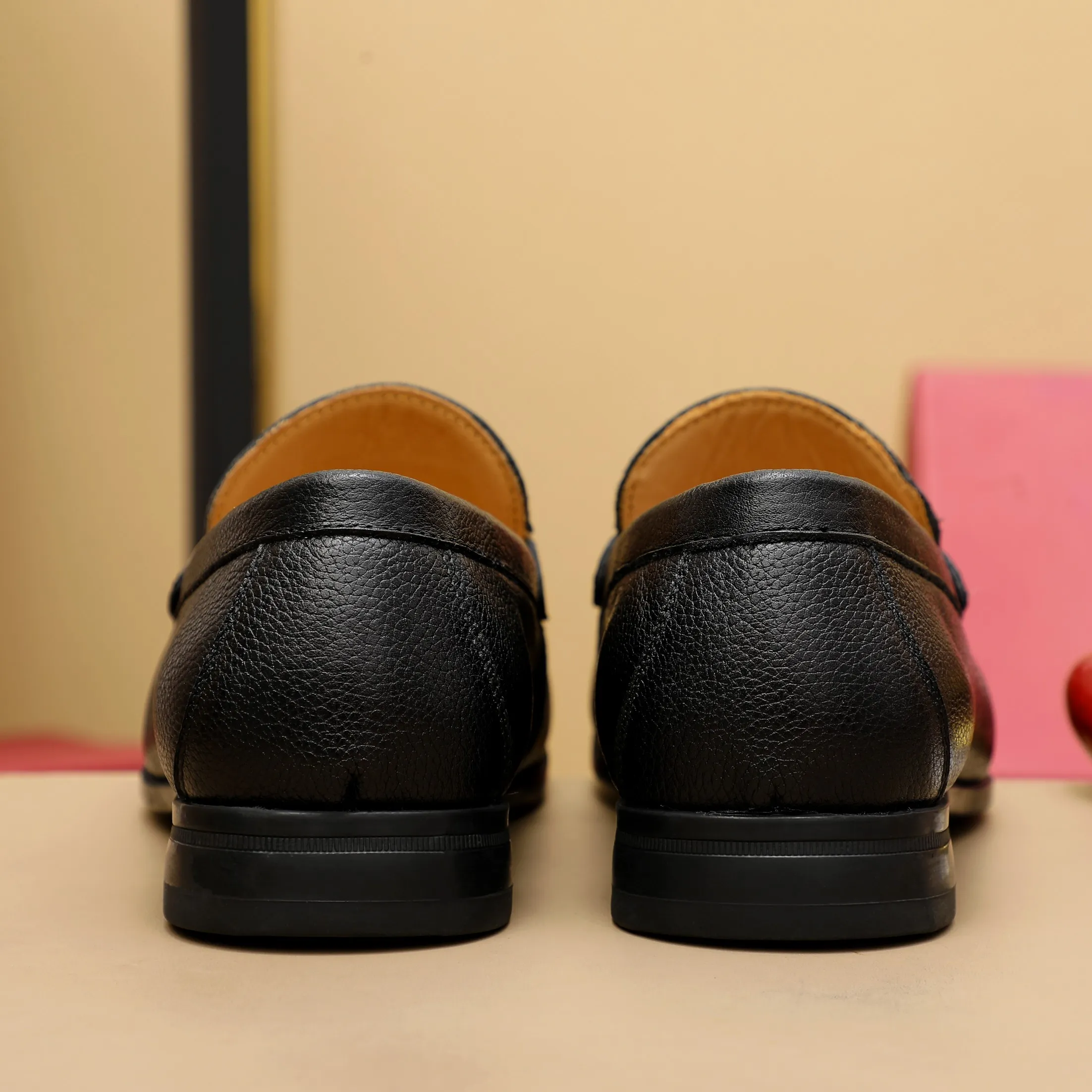 Men's clothing and shoes 💰460 🔥Ferragamo's new men's casual slip-on shoes🇨🇳Official website original 1:1 mold opening, original quality💯Fine workmanship, high-end luxury☘The upper is made of imported Italian first-layer cowhide🌴Luxury🐂leather lining🍓Rubber wear-resistant and non-slip outsole, breathable and comfortable to wear🍍The first choice for high-end men, black, size 38-45